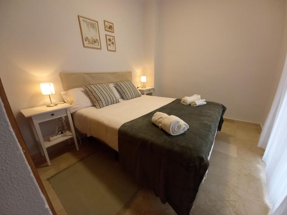 Wish Suite Plaza Nueva Севиля Екстериор снимка