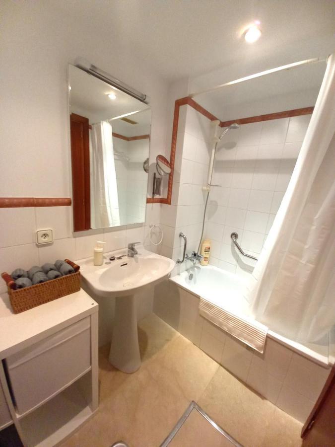 Wish Suite Plaza Nueva Севиля Екстериор снимка