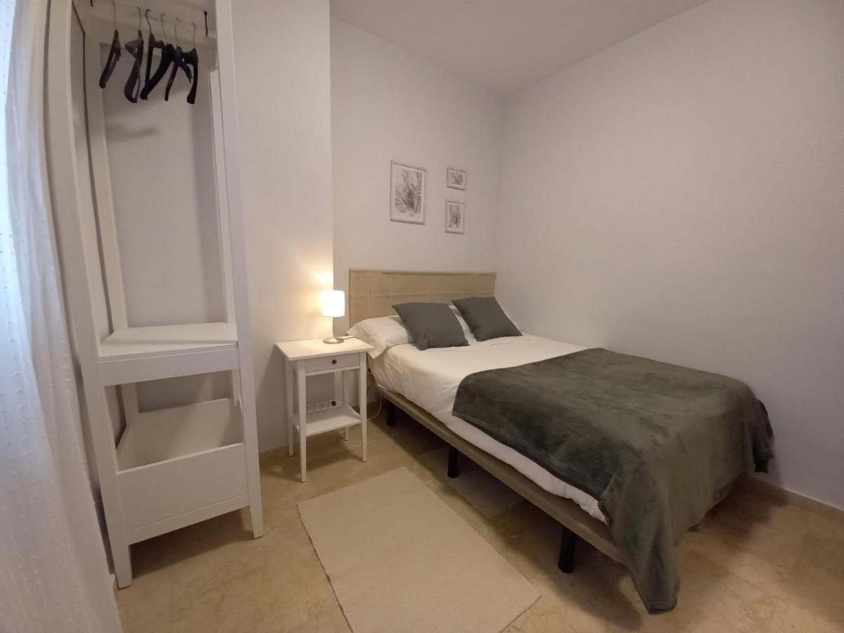 Wish Suite Plaza Nueva Севиля Екстериор снимка