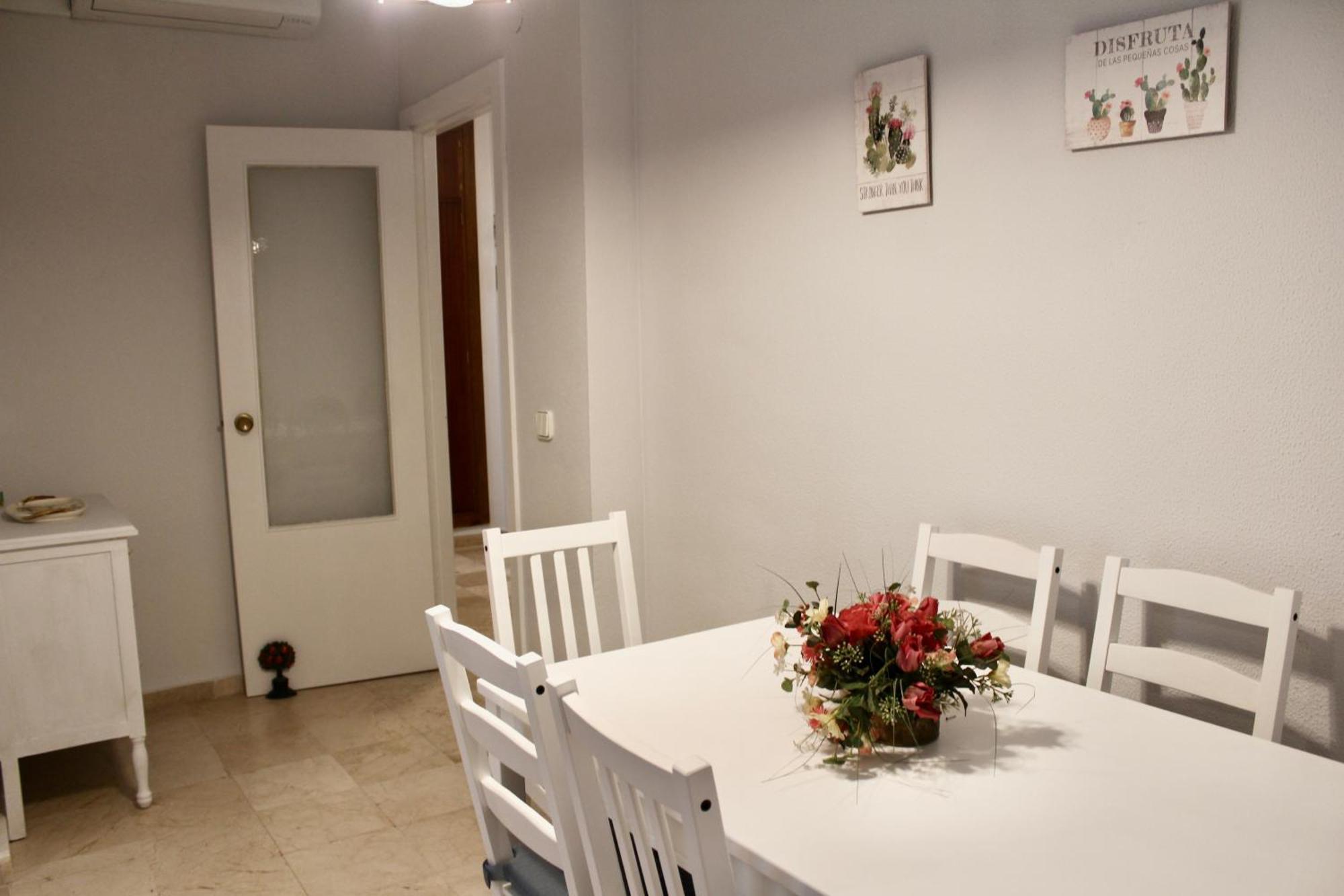 Wish Suite Plaza Nueva Севиля Екстериор снимка